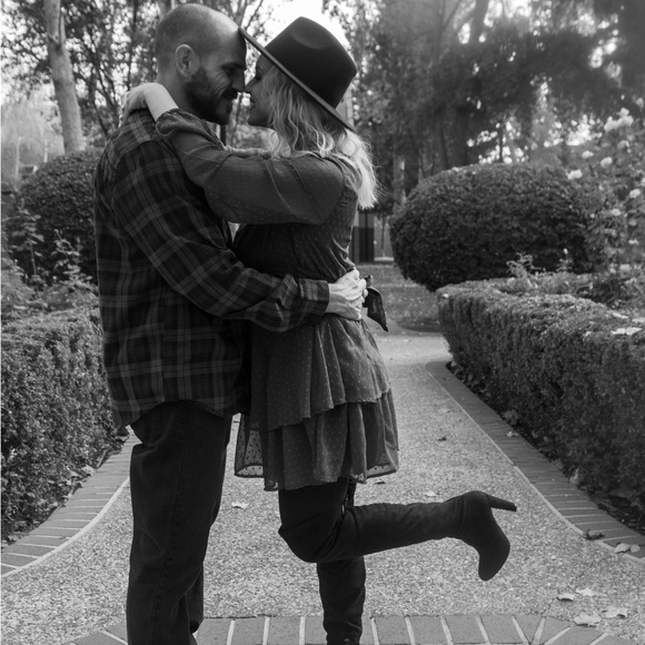 Meet your Posher, Flora - Picture 1 of 1